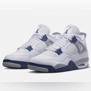 Jordan 4 Retro Midnight Navy Sneakers